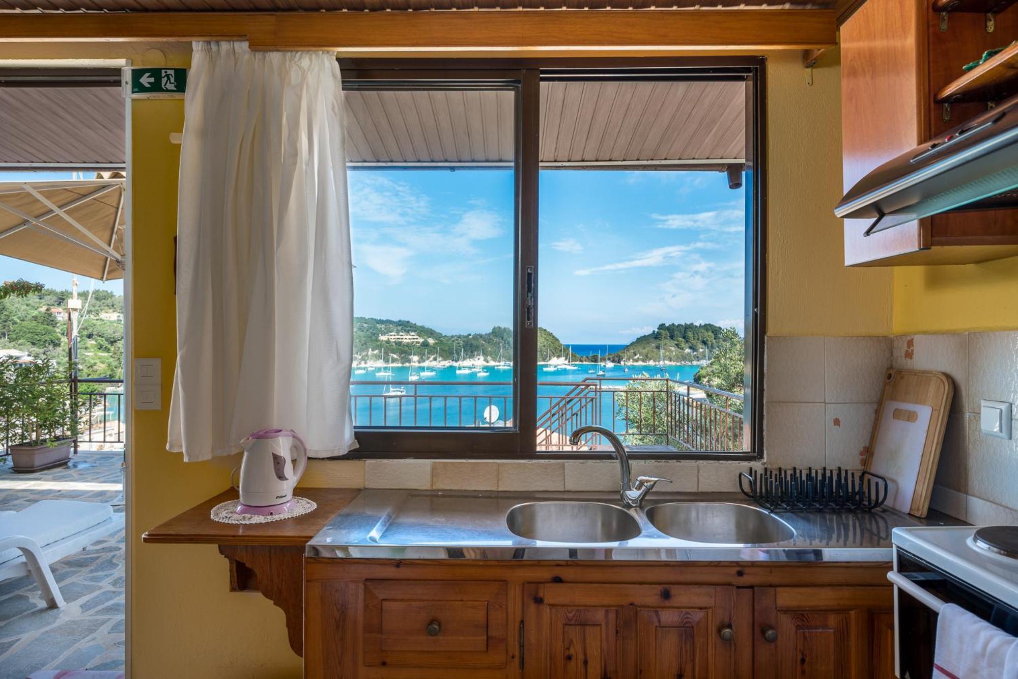 Agaloula Centrally Located Apartments, Lakka 외부 사진