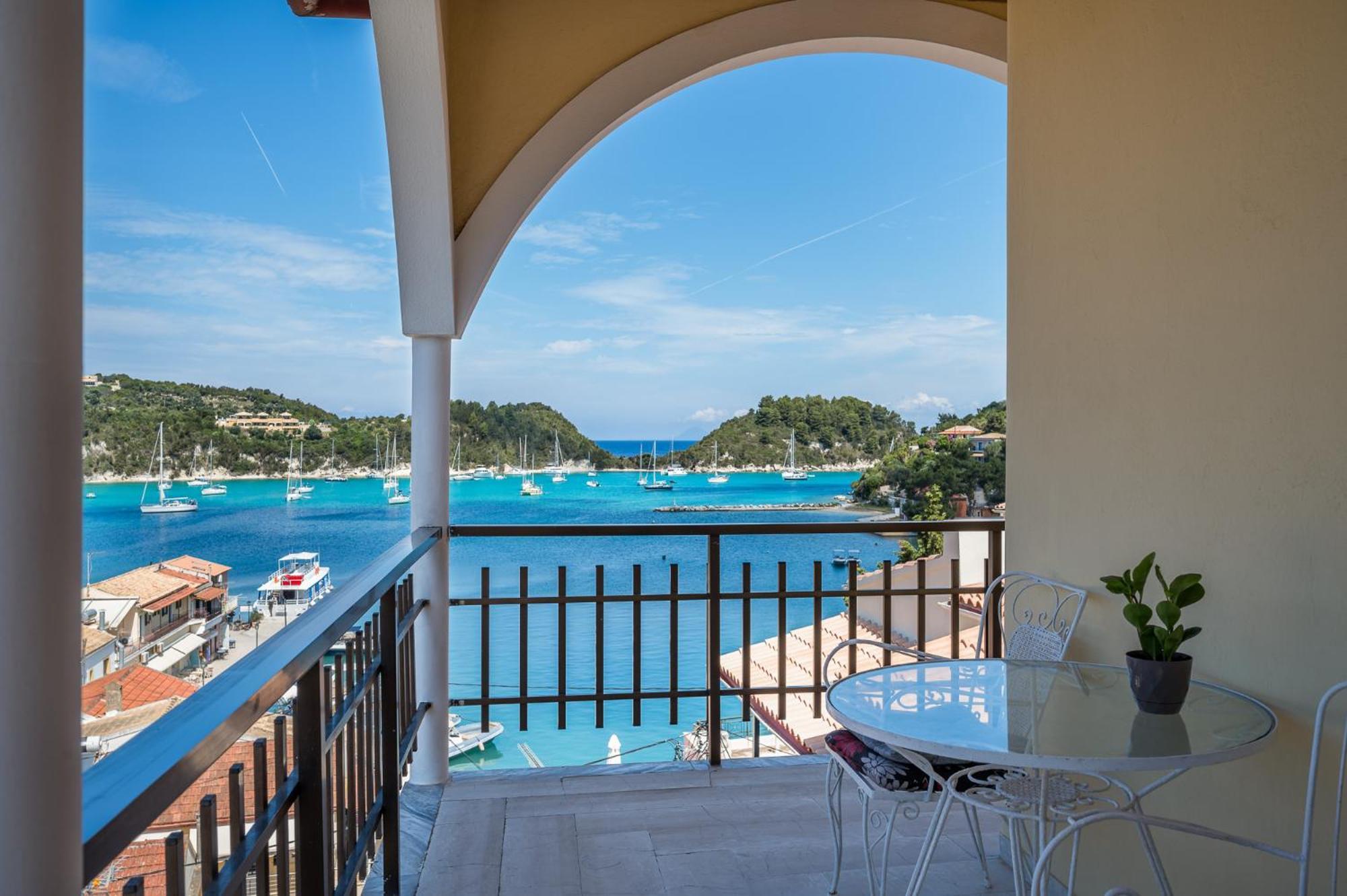 Agaloula Centrally Located Apartments, Lakka 외부 사진