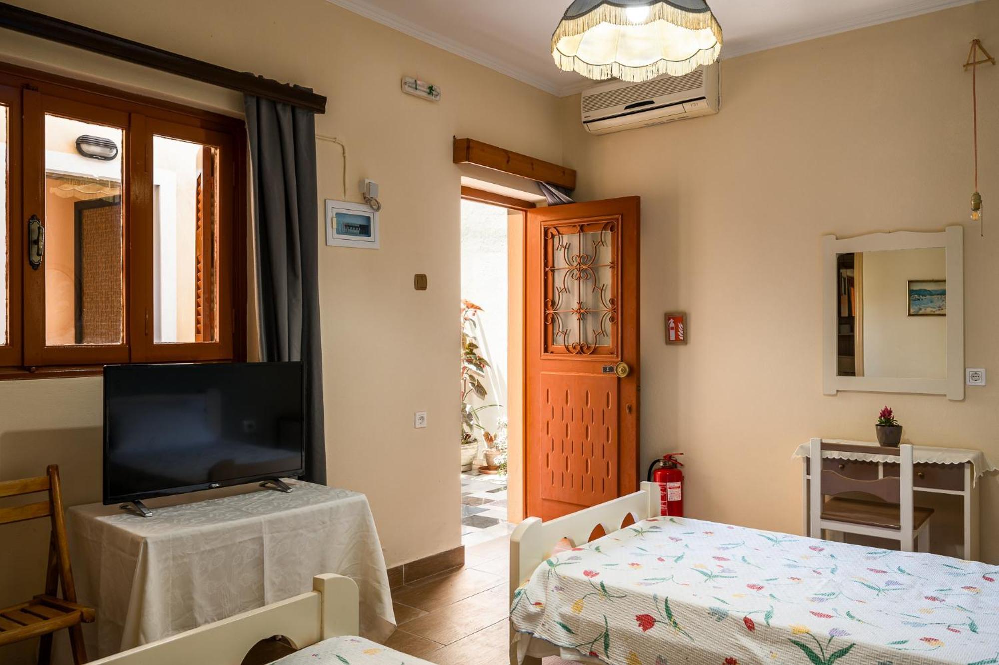 Agaloula Centrally Located Apartments, Lakka 외부 사진