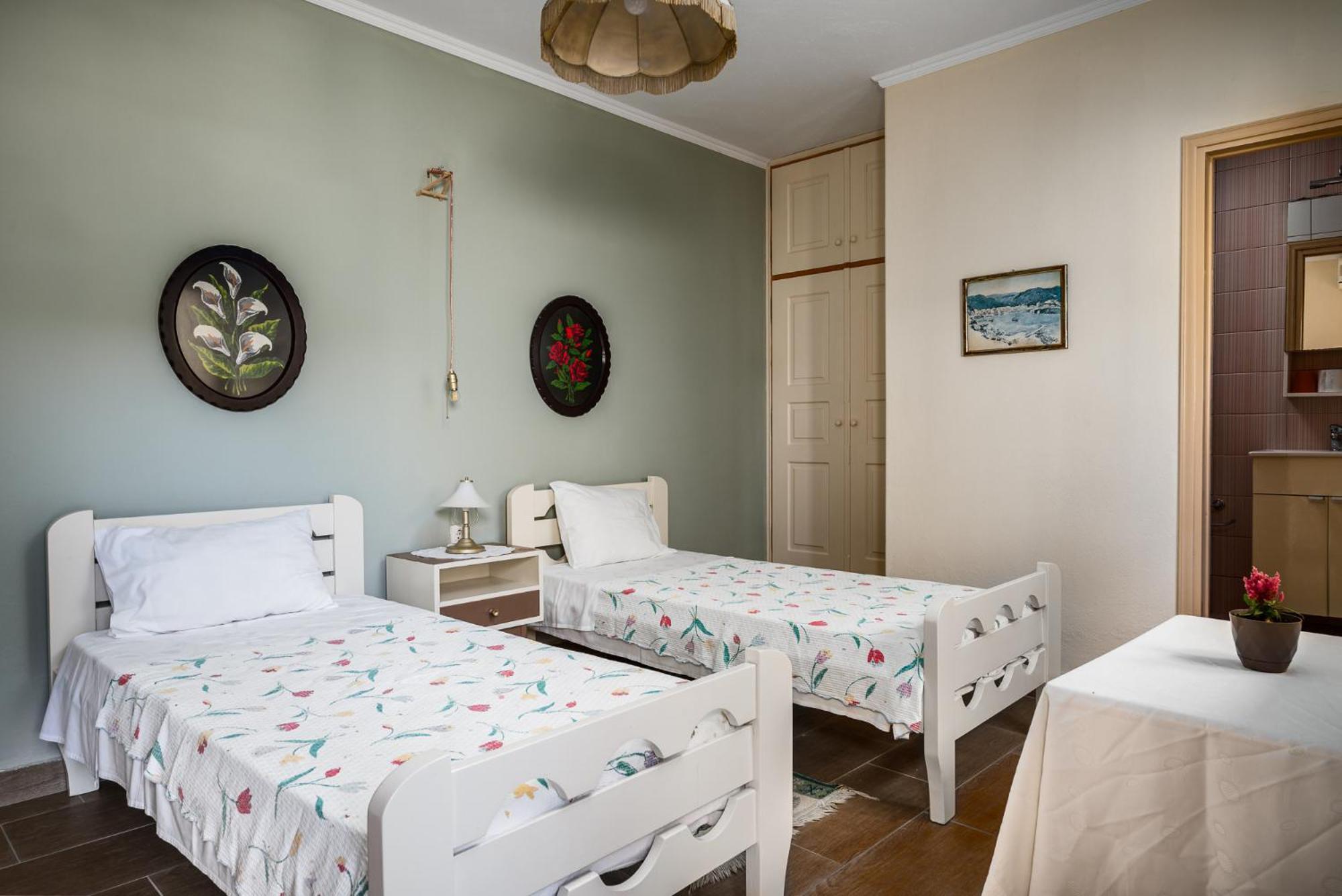 Agaloula Centrally Located Apartments, Lakka 외부 사진