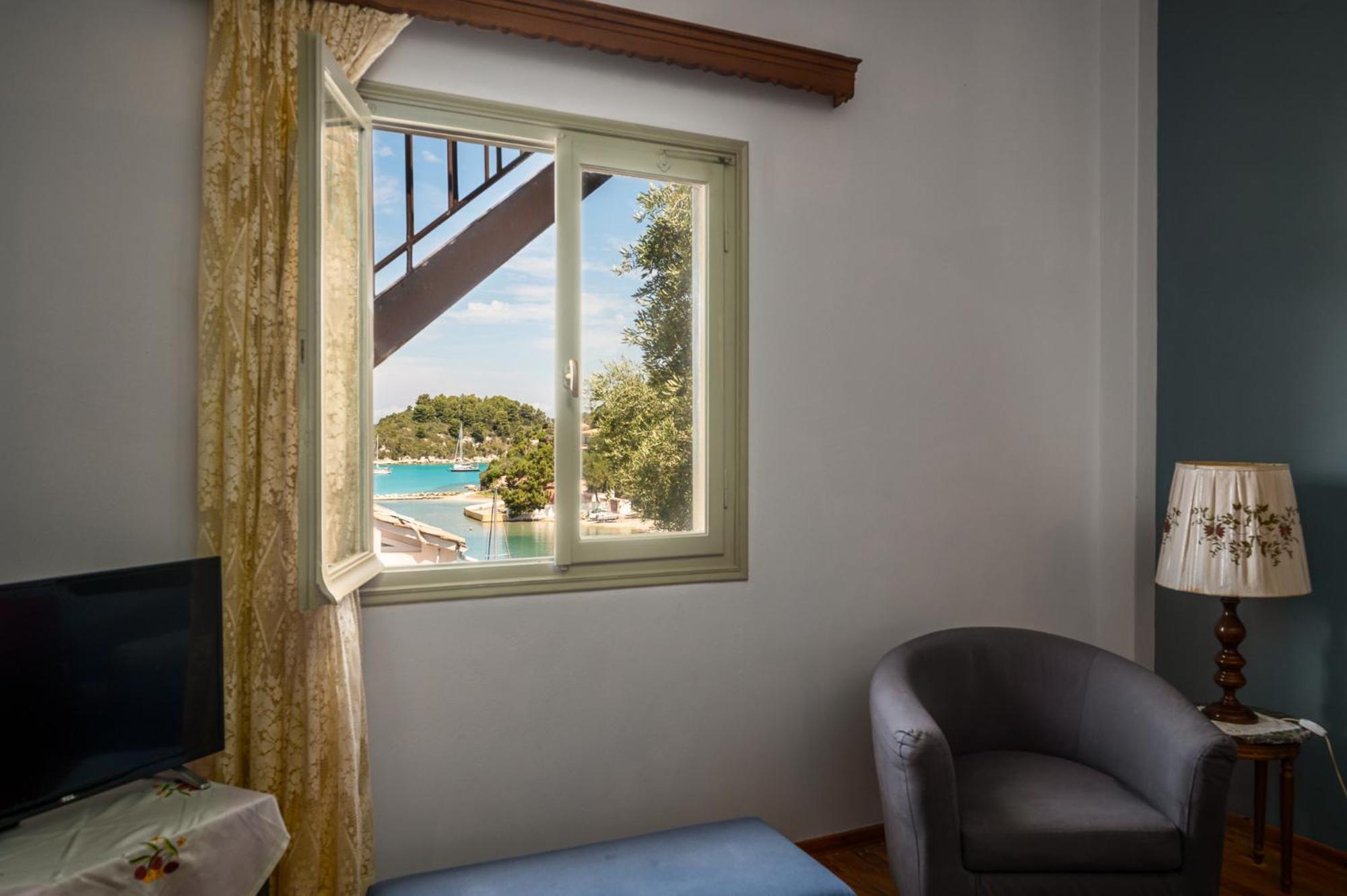 Agaloula Centrally Located Apartments, Lakka 외부 사진